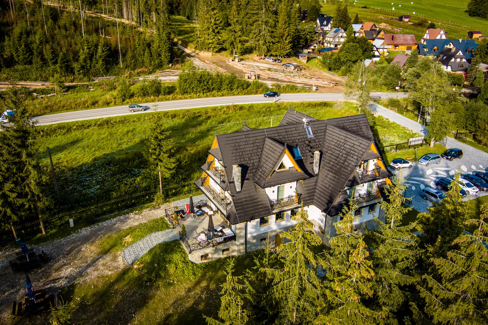 Rezydencja Kojsówka i jej otoczenie widziane z góry