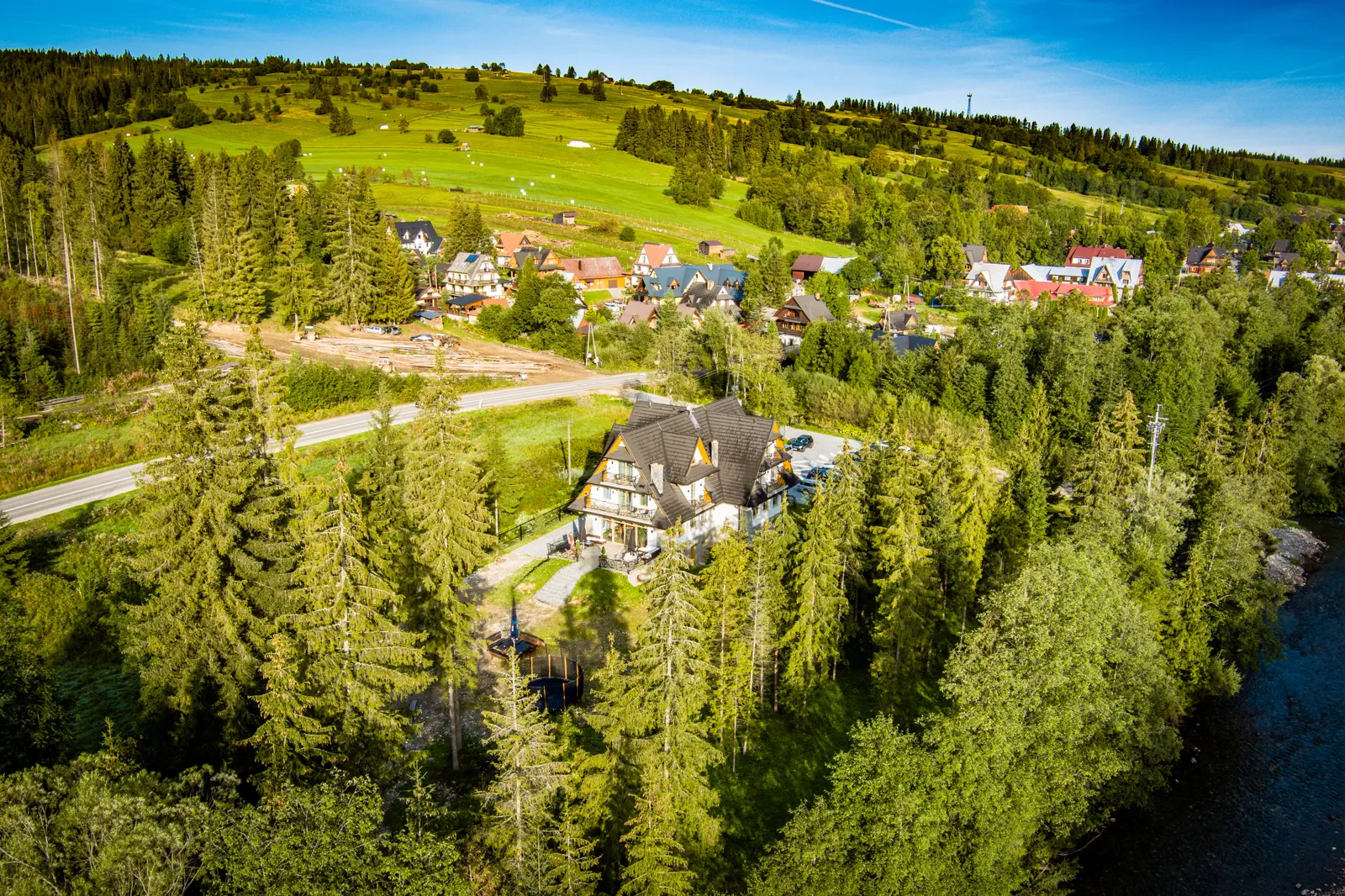 Dolina i hale nad Witowem z lotu ptaka
